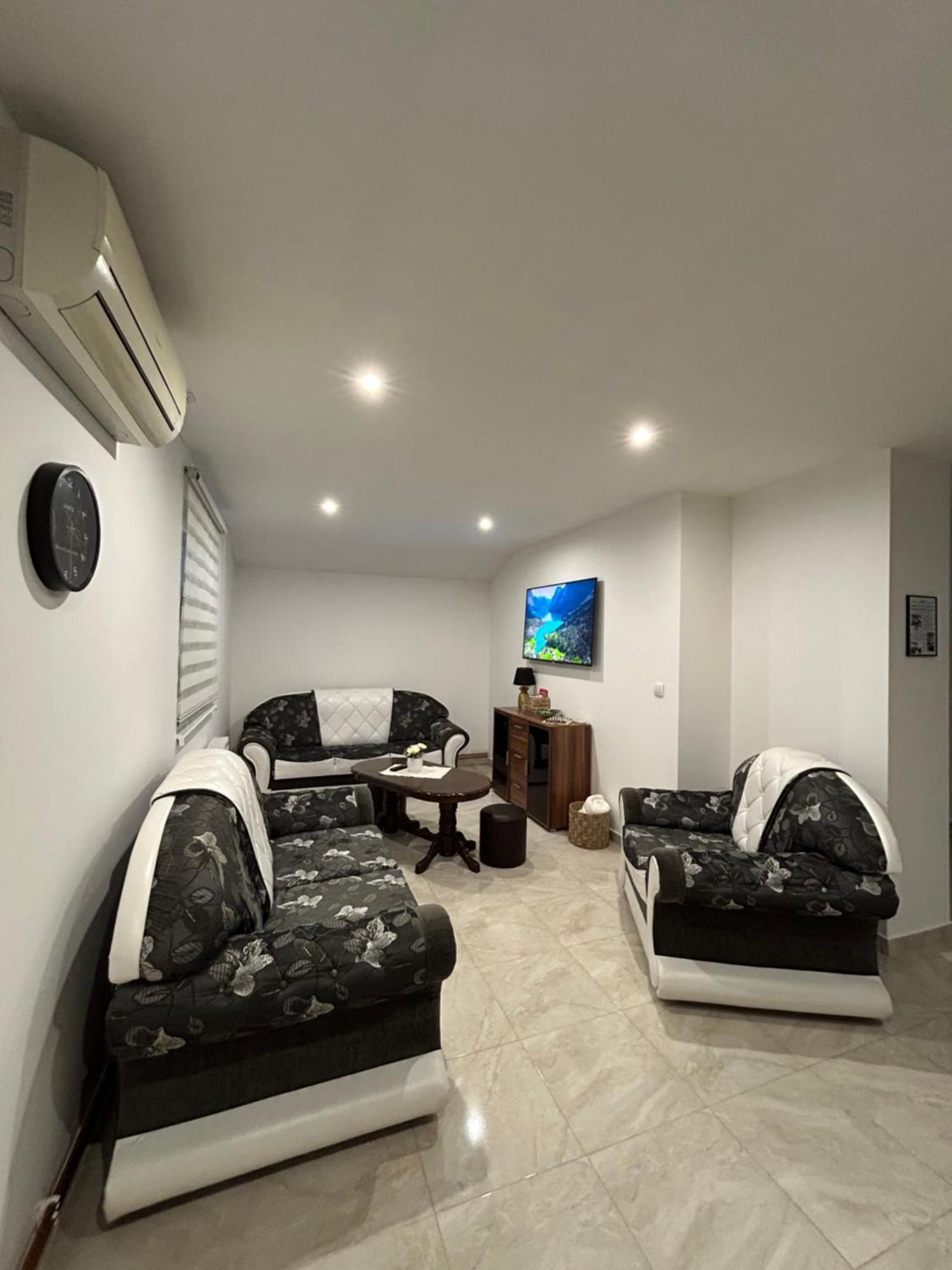 Apartman Diamond Lux Surčin Esterno foto