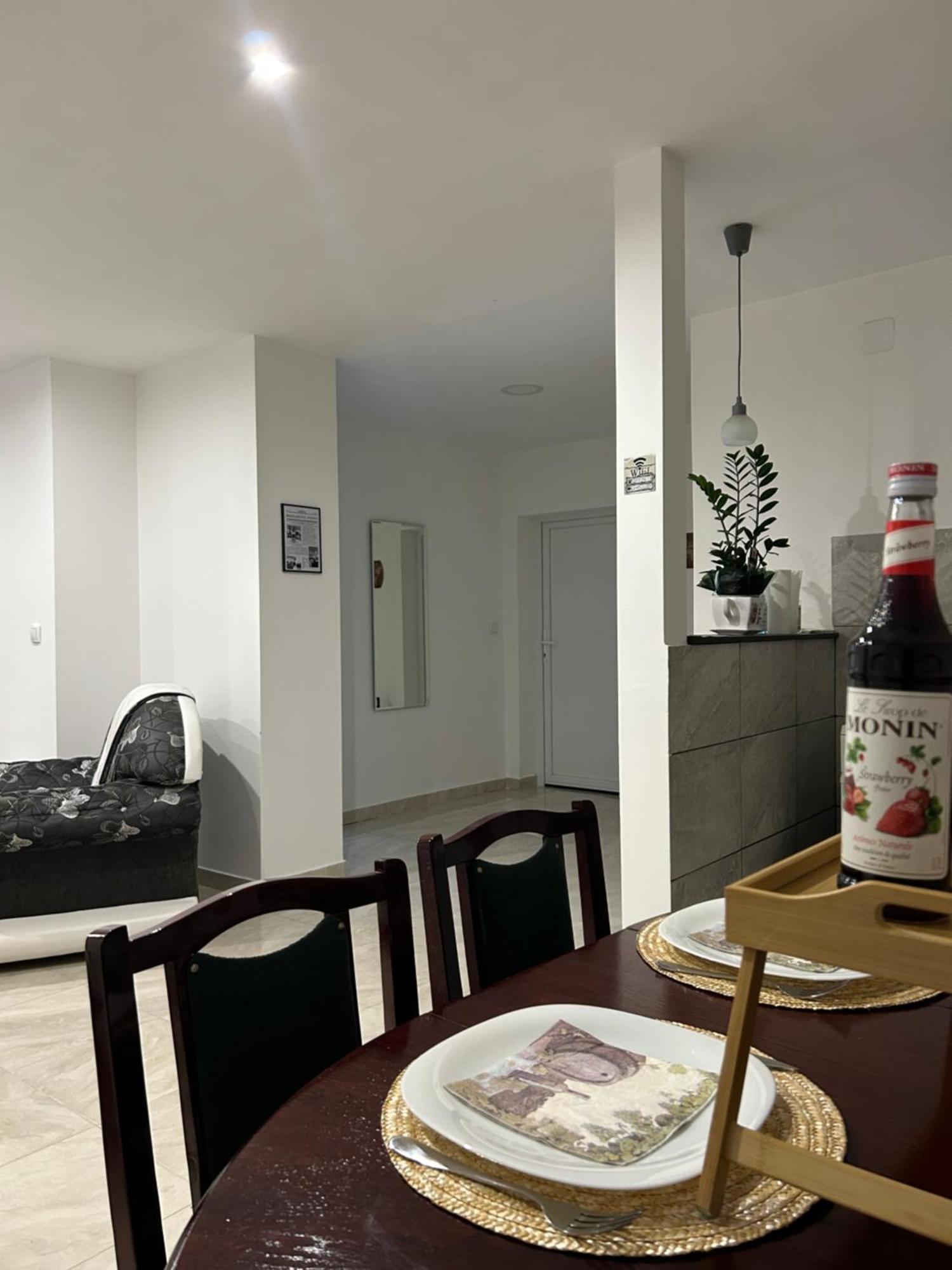 Apartman Diamond Lux Surčin Esterno foto